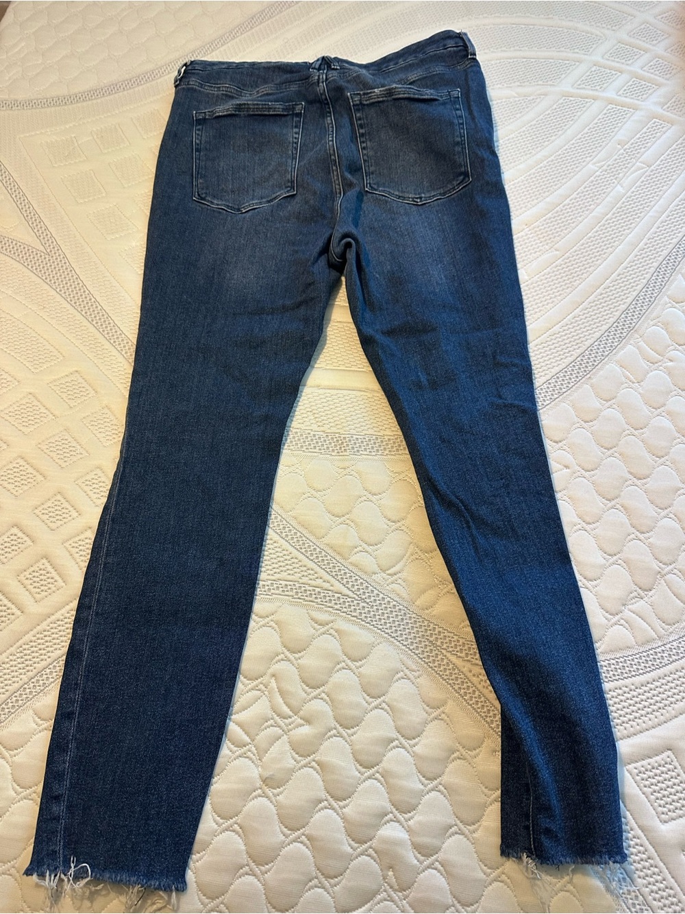 Good American Women's Dark Blue Skinny Jeans — Stretch Denim Slim Fit - Picture 9 of 9